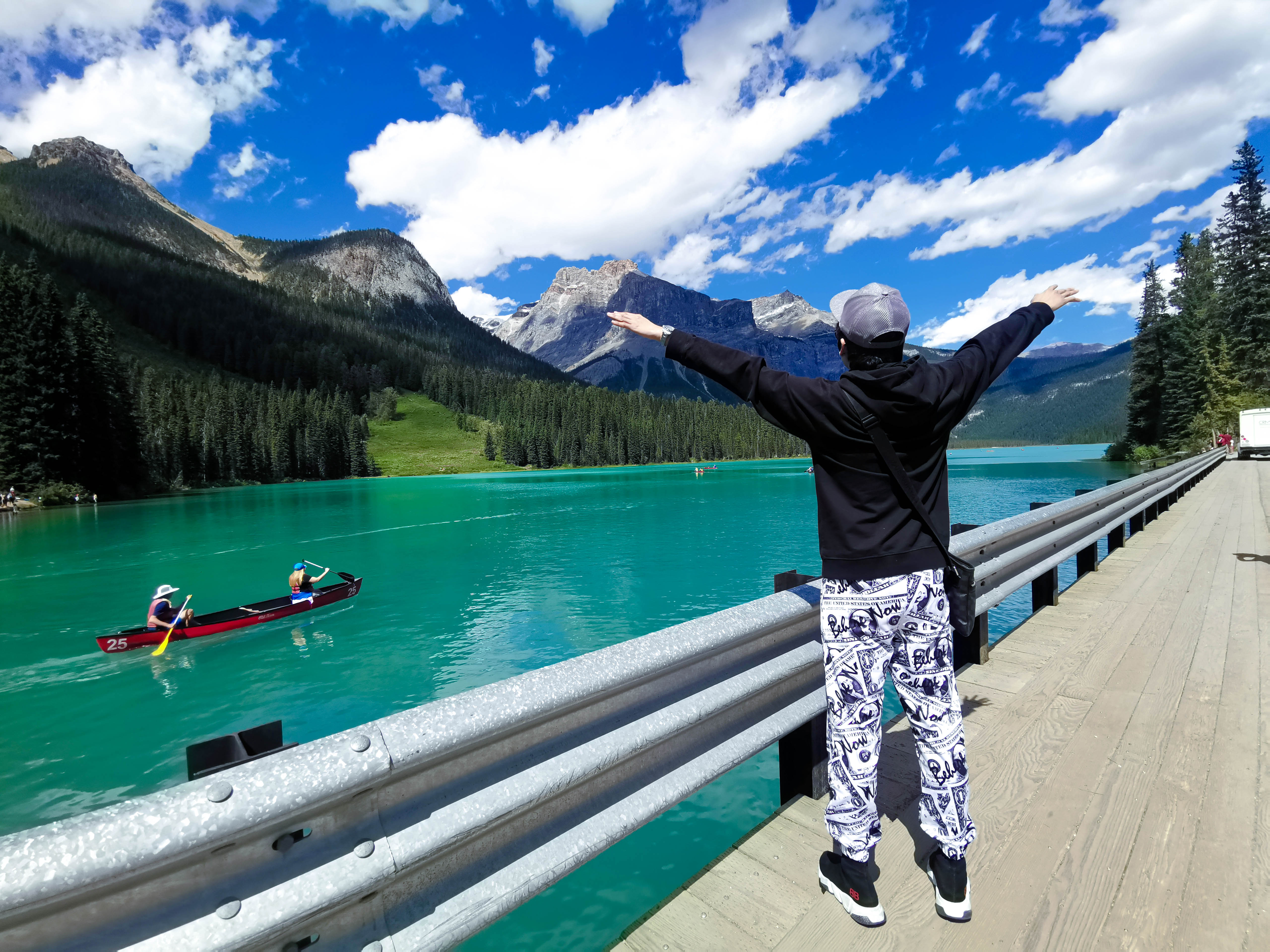 Emerald Lake เที่ยวแคนาดา ทัวร์แคนาดา