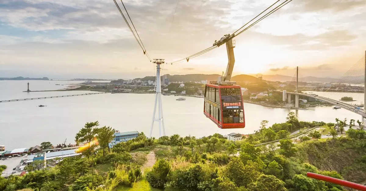 นั่ง Queen Cable Car