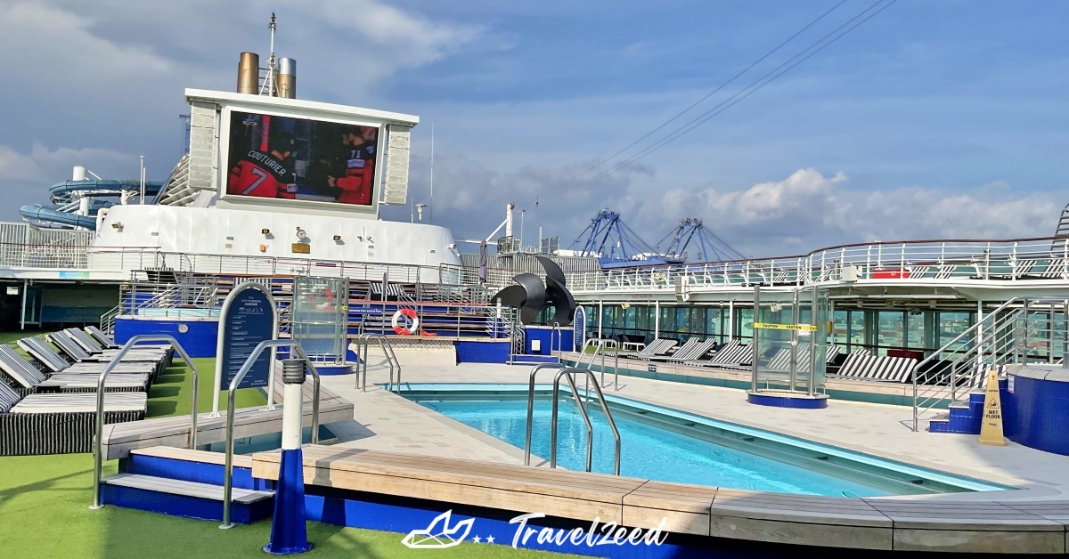 สระว่ายน้ำ Star Voyager