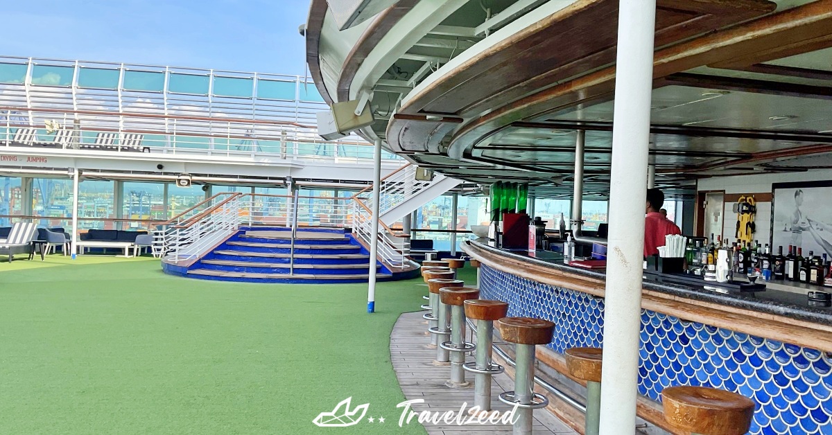 บาร์ริมน้ำ Star Voyager