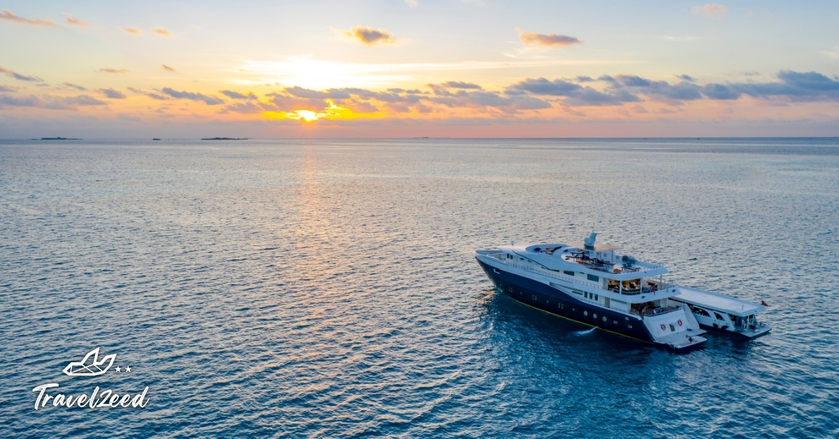 เรือท่องเที่ยวล่องชมพระอาทิตย์ตกในมัลดีฟส์ บรรยากาศโรแมนติก เหมาะสำหรับคู่รักและฮันนีมูน