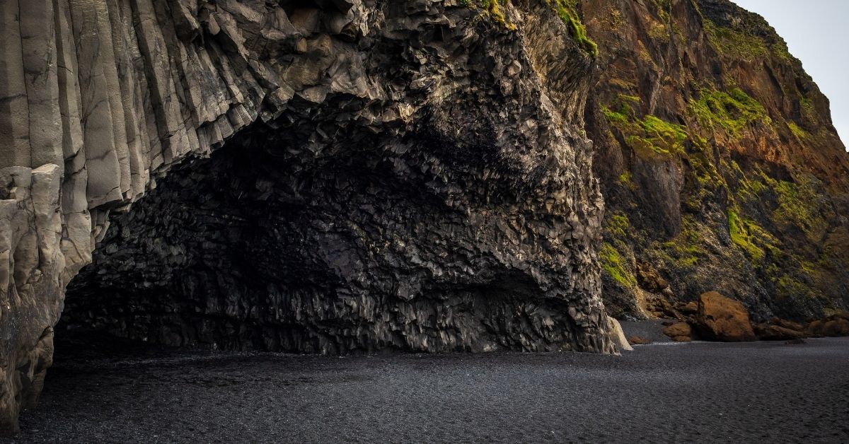 ถ้ำฮัลซาเนฟเชลลีร์ ชายหาดเรย์นิสฟยาร์ดรา Reynisfjara