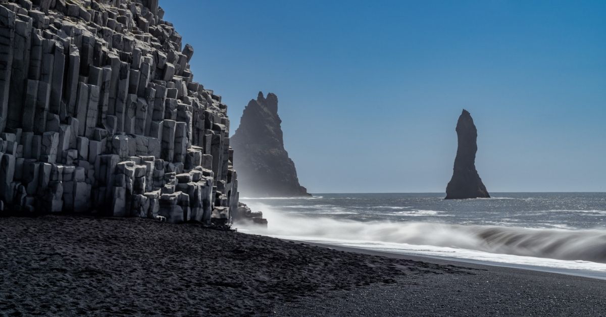 หาดทรายดำเรย์นิสฟยาร์ดรา