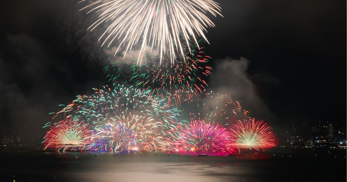 เทศกาลดอกไม้ไฟทะเลสาบสุวะ (Lake Suwa Fireworks Festival) จ.นากาโน่