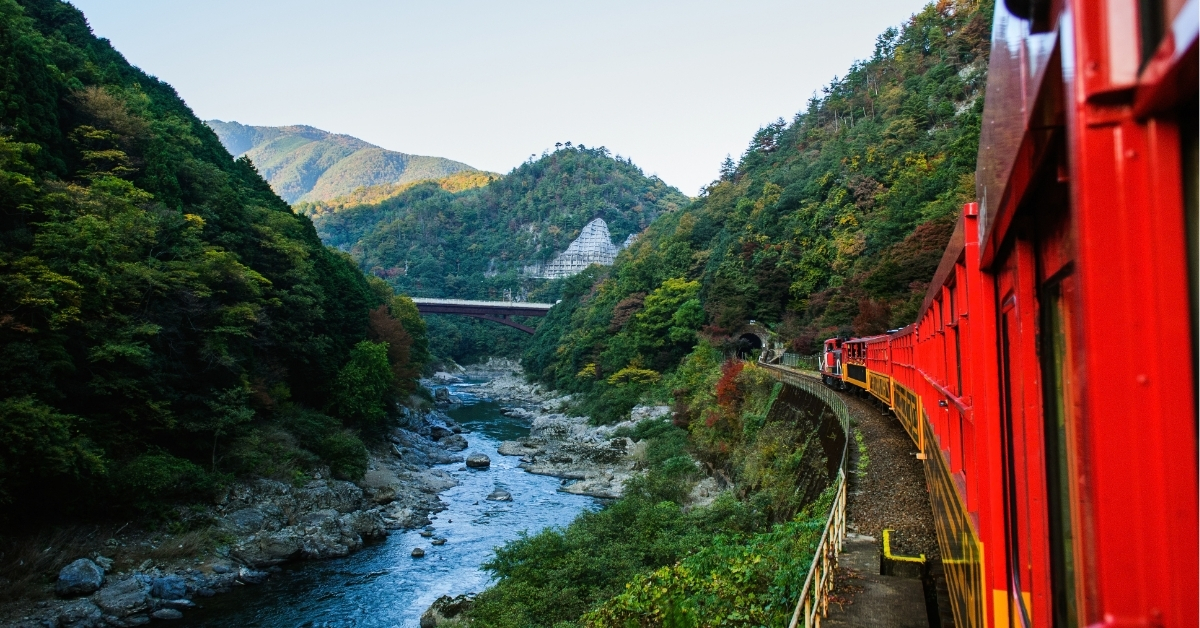 รถไฟสายโรแมนติก ซากาโน่