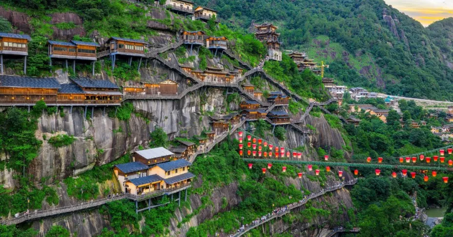 ทัวร์จีน เส้นทางธรรมชาติ ภูเขาและทะเลสาบสวยงาม