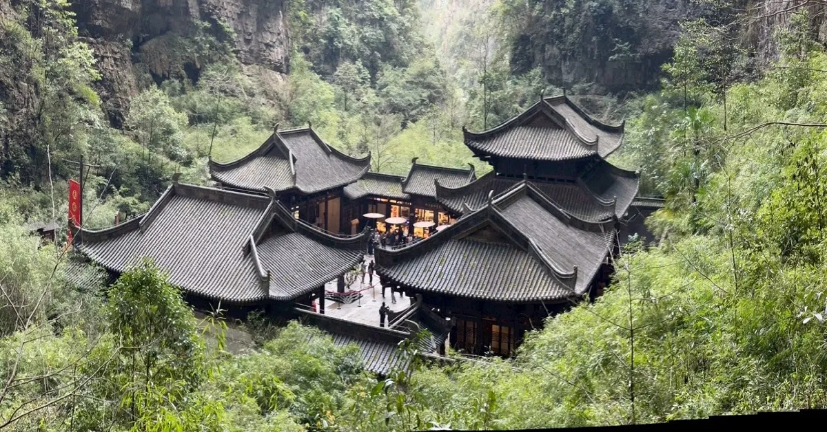 ทัวร์จีน มหัศจรรย์ มหานครฉงชิ่ง หลุมฟ้า หุบเขานางฟ้า