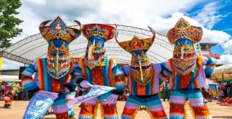 ทัวร์ลพบุรี วัดถ้ำเขาปรางค์ เทศกาลผีตาโขน พุทธอุทยานเพชบุระ ขอนมาดโบราณ