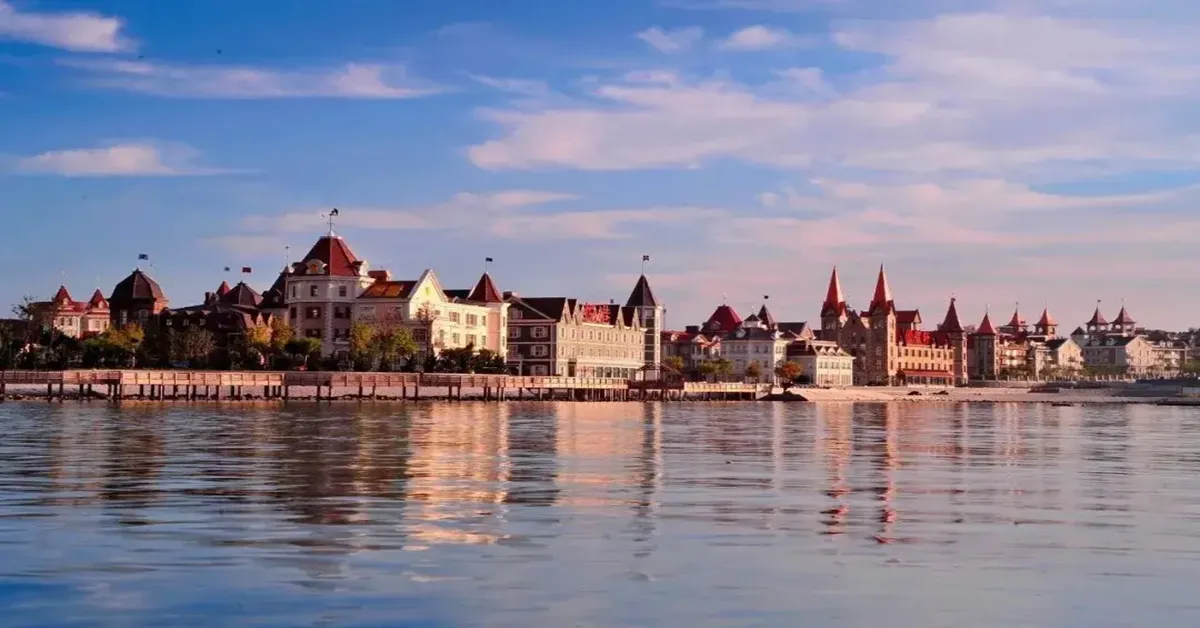 ทัวร์จีน ชิงเต่า ต้าเหลียน สะพานจ้านเฉียว โรงเบียร์ชิงเต่า คลองเวนิสตะวันออก นอนพักบนเรือ 1 คืน