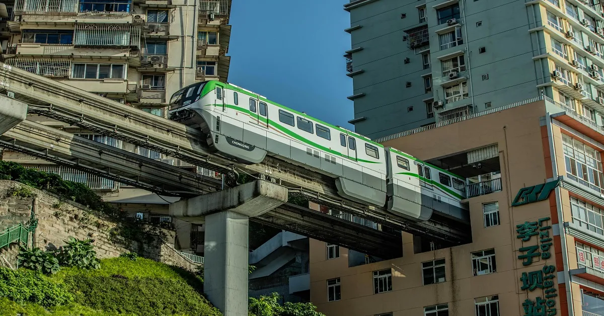 ทัวร์จีน ฉงชิ่ง นั่งรถไฟทะลุตึก เช็คอินคาเฟ่ดัง ล่องเรือแม่น้ำแยงซี