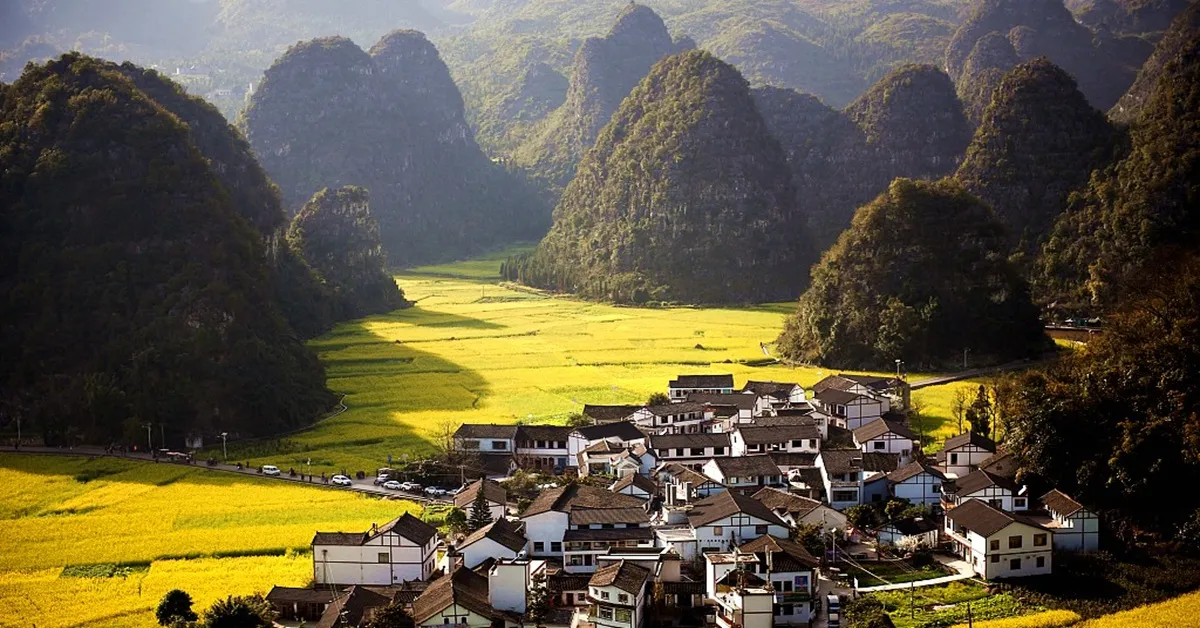 ทัวร์จีน กุ้ยหยาง น้ำตกหวงกั่วซู่ ภูเขาหมื่นยอด ปราสาทจีหลงเป่า