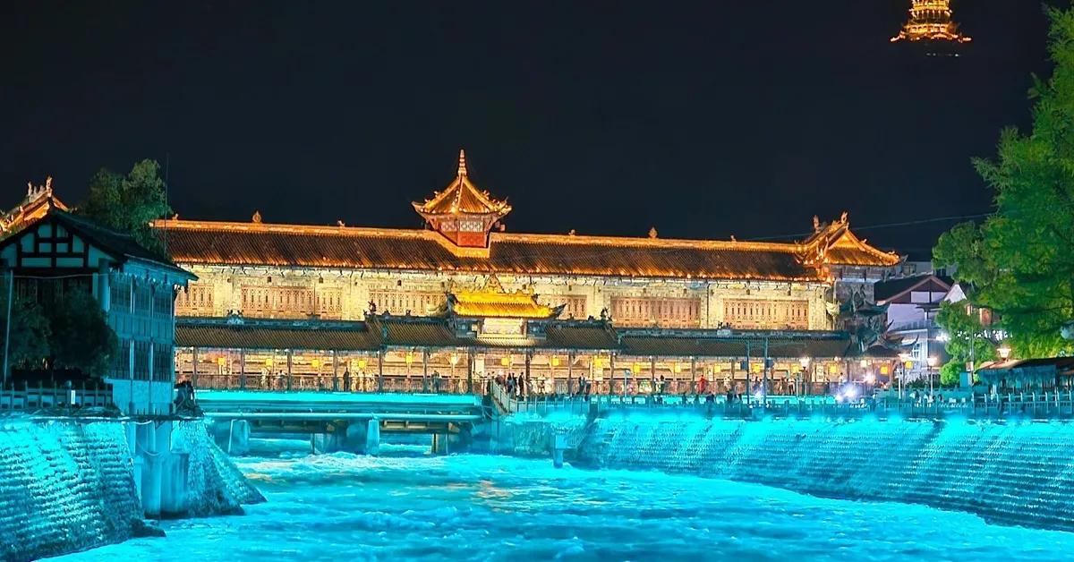 ทัวร์จีน เฉิงตู ตูเจียงเยี่ยน  หุบเขาแพนด้าตูเจียงเยี่ยน สะพานหนานเฉียว และธารน้ำสีฟ้า ตึกแฝดเฉิงตู แพนด้ายักษ์ปีนตึก IFS