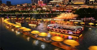 ทัวร์จีน ฉงชิ่ง เอินซือ ล่องเรือแพมังกรผิงชาน เช็คอินรถไฟทะลุตึก มนต์เสน่ห์หงหยาต้ง