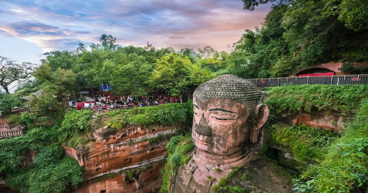 ทัวร์จีน เฉิงตู ตูเจียงเยี่ยน พระใหญ่เล่อซาน ชมร้านหนังสือจงซูเก๋อ