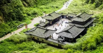 ทัวร์จีน ฉงชิ่ง อู่หลง อุทยานหลุมฟ้า อุทยานเขานางฟ้า นั่งรถไฟทะลุตึก