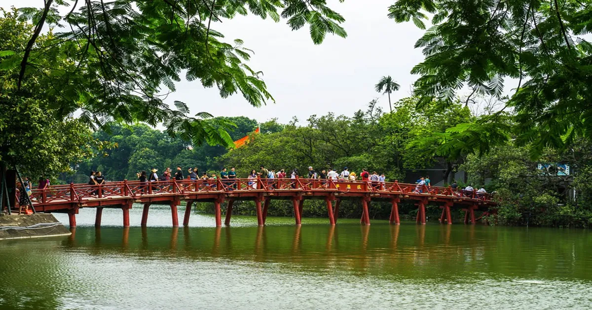 ทัวร์เวียดนามเหนือ ฮานอย ซาปา ทะเลสาบคืนดาบ โบสถ์หินตามด๋าว วัดเฉินก๊วก