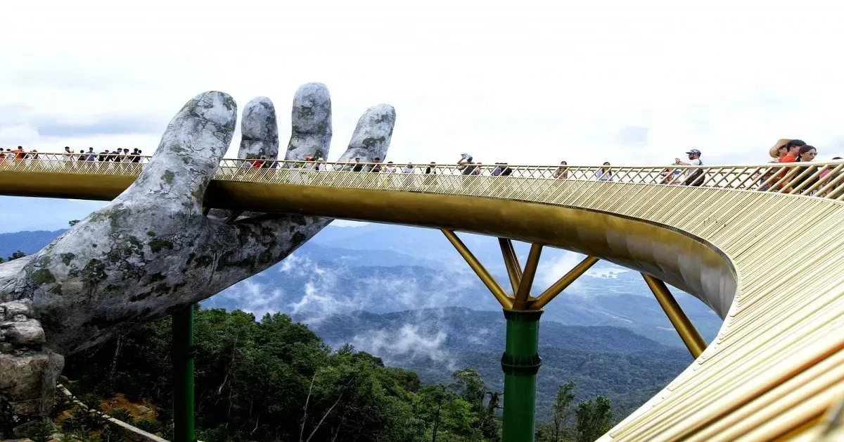 ทัวร์เวียดนามกลาง ดานัง ฮอยอัน บานาฮิลล์ สะพานมือทองคำ เมืองโบราณฮอยอัน นั่งเรือกระด้ง