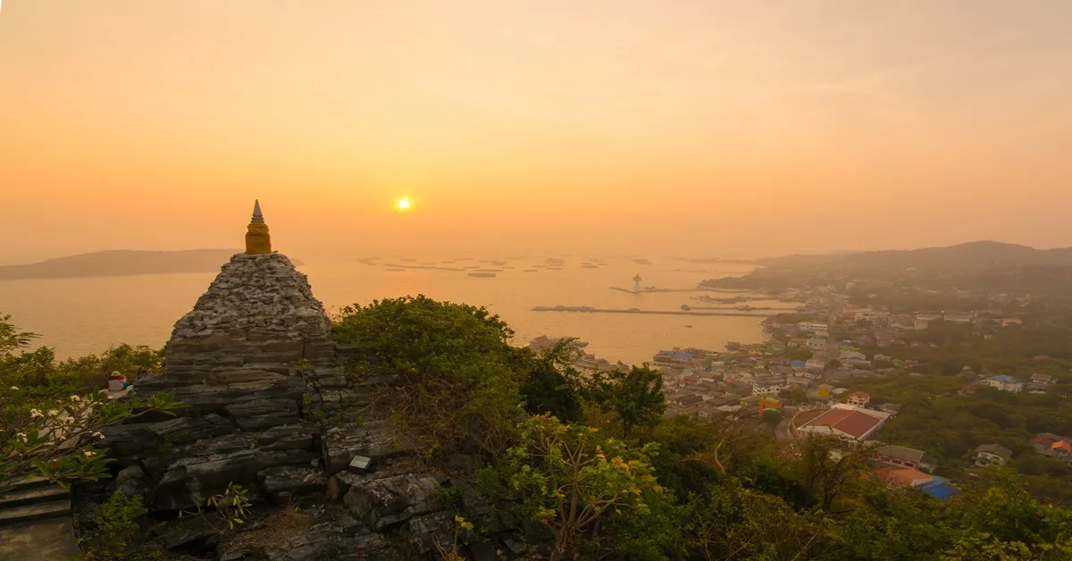 ทัวร์ไทย ชลบุรี เกาะสีชัง เจ้าพ่อเขาใหญ่ รอยพระพุทธบาท พระจุฑาธุชราชฐาน