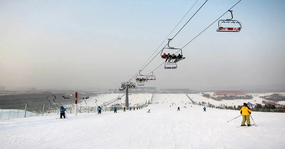 ทัวร์จีน ปักกิ่ง กำแพงเมืองจีน พระราชวังต้องห้ามกู้กง ลานสกี Snow World
