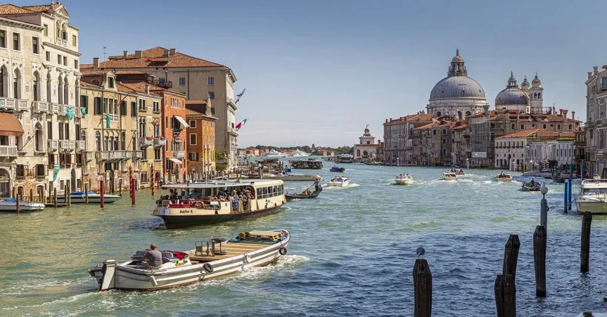 ทัวร์อิตาลี โดโลไมท์ เวนิส มิลาน ทะเลสาบเบรียส ล่องเรือเกาะเวนิส ชมมหาวิหารดูโอโม่