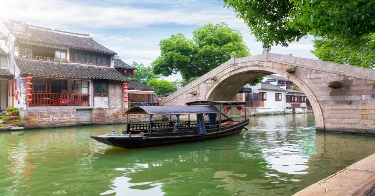 ทัวร์จีน เซี่ยงไฮ้ ล่องเรือจูเจียเจี่ยว อุโมงค์เลเซอร์ลอดใต้แม่น้ำหวงผู่ ตลาดร้อยปีเฉินหวังเมี่ยว