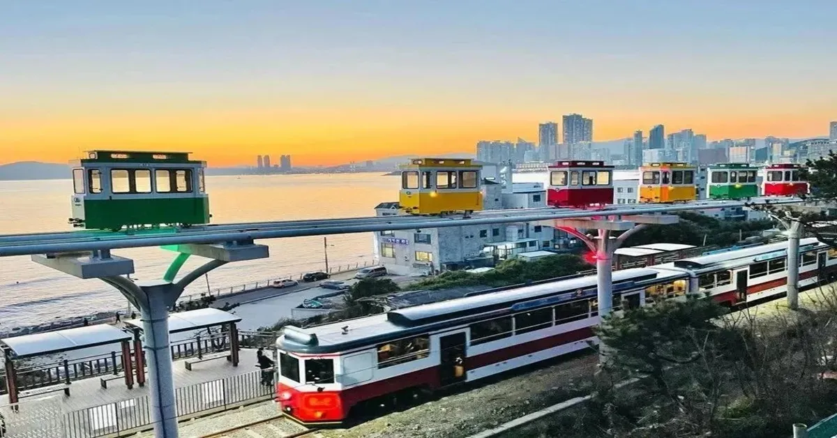 ทัวร์เกาหลีใต้ ปูซาน อุทยานรถไฟสีครามแห่งแฮอุนแด หมู่บ้านวัฒนธรรมคัมซอน ปั่น Rail Bike และชมถ้ำไวน์แห่งกิมแฮ