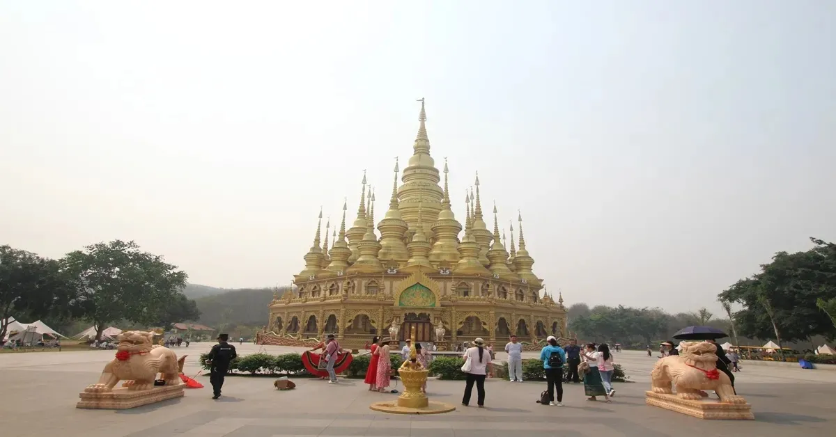ทัวร์จีน สิบสองปันนา มหาเจดีย์ทอง วัดหลวงเมืองลื้อ พระธาตุปางเยื้อ ตลาดน้ำตกหกประเทศ