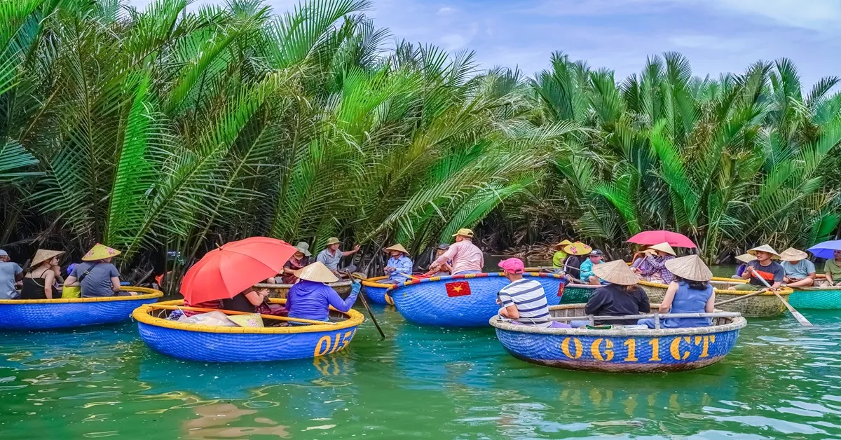 ทัวร์เวียดนามกลาง ดานัง ฮอยอัน บานาฮิลล์ ล่องเรือกระด้ง