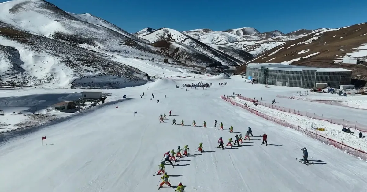 ทัวร์จีน คุนหมิง ฮุ่ยเจ๋อ ลานสกีต้าไห่เฉาซาน วัดหยวนทง ทะเลดอกไม้เจ็ดสีโต่วหนาน