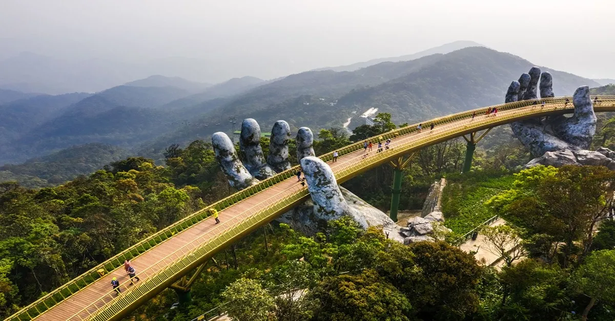 ทัวร์เวียดนามกลาง ดานัง ฮอยอัน สะพานมือทองคำ วัดหลินอึ๋ง นั่งกระเช้าบานาฮิลล์