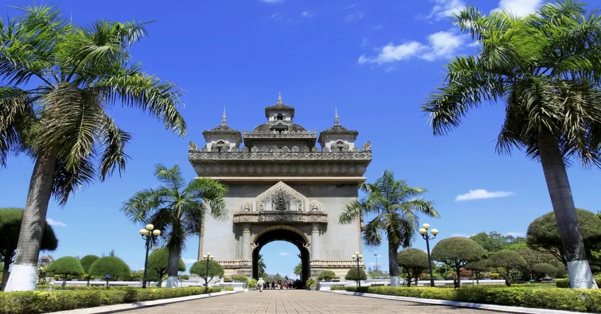 ทัวร์ลาวเหนือ เวียงจันทน์ วังเวียง ประตูชัย พระธาตุหลวงเวียงจันทน์ แม่น้ำซอง ถ้ำจัง