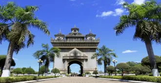 ทัวร์ลาวเหนือ เวียงจันทน์ วังเวียง ประตูชัย พระธาตุหลวงเวียงจันทน์ แม่น้ำซอง ถ้ำจัง