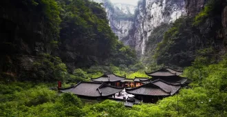 ทัวร์จีน ฉงชิ่ง อู่หลง หลุมฟ้าสะพานสวรรค์ เขานางฟ้า รถไฟทะลุตึก