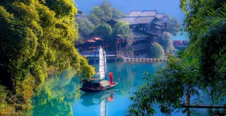 ทัวร์จีน เอินซือ อี้ชาง ถ้ำเกล็ดมังกร หมู่บ้านวัฒนธรรมซานเสีย ล่องเรืออุทยานผาหินผีเสื้อซิงเจียง