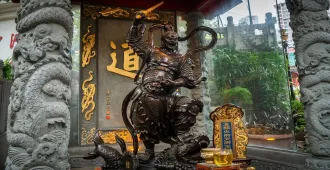 Hong Kong Wong Tai Sin Temple - ทัวร์ฮ่องกง ไหว้พระ 9 วัด ทริคหนุนดวง