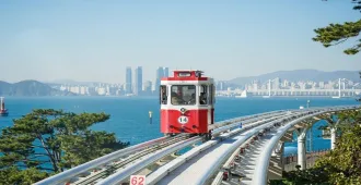 South Korea Busan Gamcheon Culture Village Autumn  - ทัวร์เกาหลี ปูซาน นั่งรถไฟ Sky capsuleและเดินชนหมู่บ้านคัมซอน วิลเลจ  ใบไม้เปลี่ยนสี