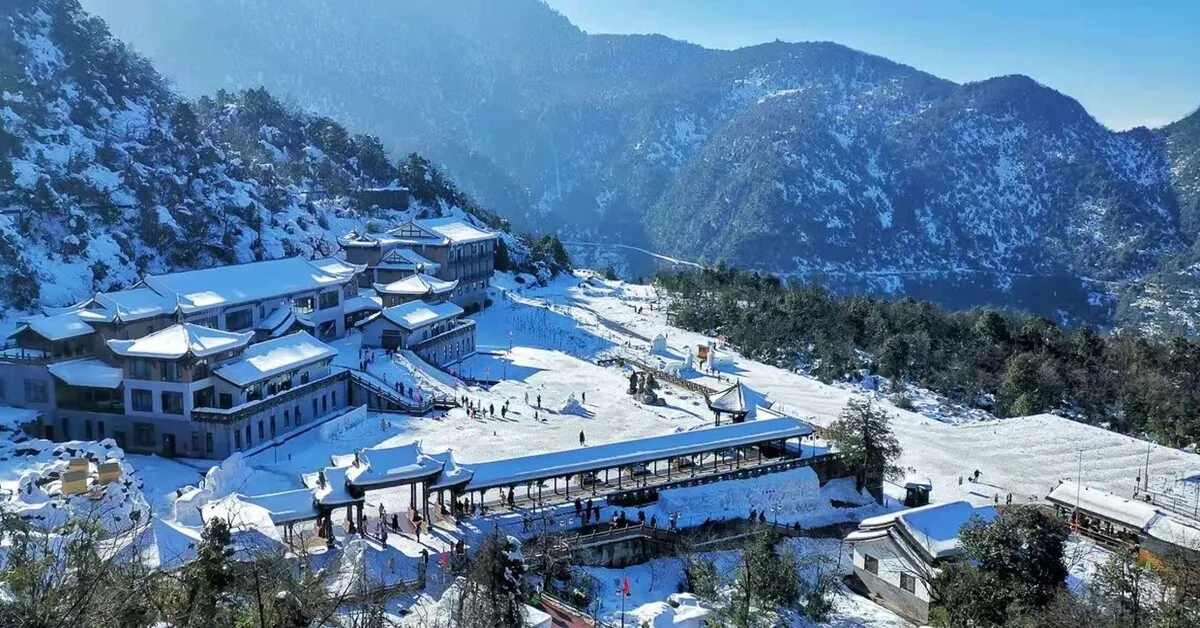 China Chongqing Chengdu Wawu Mountain Siguniangshan -  ทัวร์จีน ฉงชิ่ง เฉิงตู เที่ยว 2 มหานคร ท้าลมหนาว อุทยานภูเขาหิมะวาวู่ซาน สี่ดรุณี (ลงร้าน)