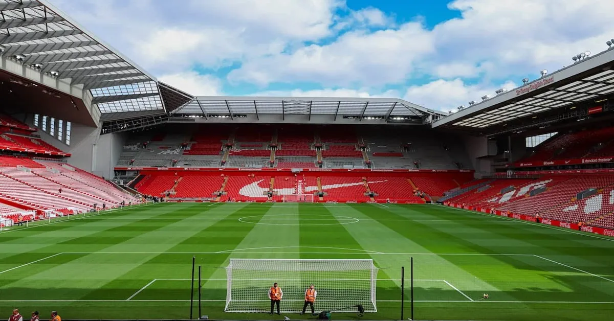 England China Manchester Liverpool - ทัวร์อังกฤษ จีน เที่ยว 2 ประเทศ แมนเชสเตอร์ ลิเวอร์พูล ชมสนามแอนฟิลด์และหินสโตนเฮ้นจ์