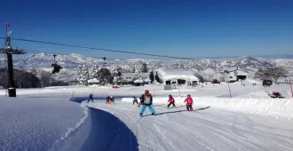 Japan Osaka Takayama Shirakawago Ski  Winter - ทัวร์ญี่ปุ่น โอซาก้า ทาคายาม่า สนุกกับลานสกีฟุคุอิอิซุมิสกีและศาลเจ้าจิ้งจอก (อิสระ 1 วัน)