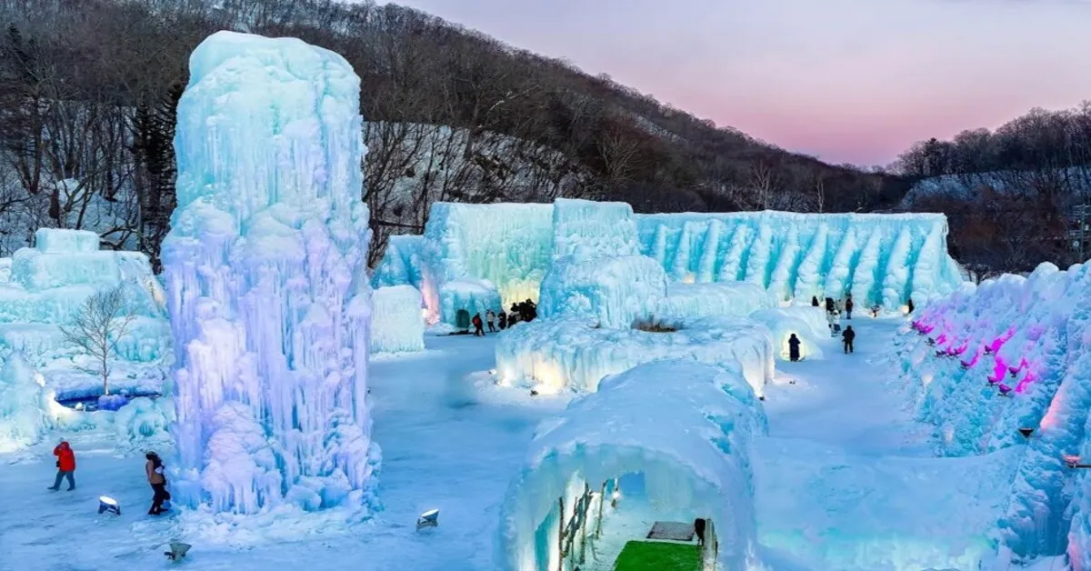 Japan Hokkaido Ski Ice Festival Snowmobile - ทัวร์ญี่ปุ่น ฮอกไกโด สกีลานหิมะ ชมเทศกาลน้ำแข็งโซอุนเคียวและขับสโนว์โมบิลท่ามกลางหิมะ