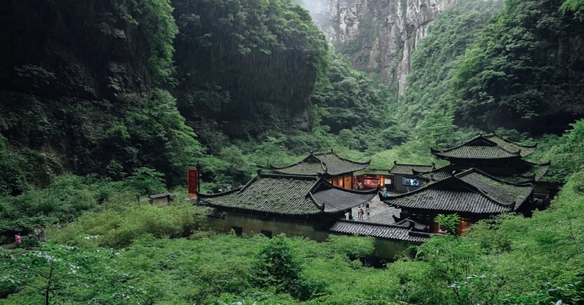 China Changsha Chongqing FuRong Zhen Wulong  - ทัวร์จีน ฉางซา ฉงชิ่ง ฟูหรงเจิ้น อู่หลง ชมอุทยานแห่งชาติหลุมฟ้าและรถไฟทะลุตึก (ลงร้าน)