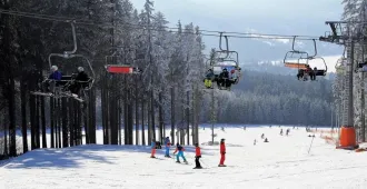 Japan Fukuoka Kyushu Kumamoto Ski Winter - ทัวร์ญี่ปุ่น ฟุกุโอกะ คิวชู คุมาโมโตะ สนุกกับกิจกรรมลานสกีและเต็มอิ่มกับกิจกรรมเก็บสตอเบอรรี่ 
