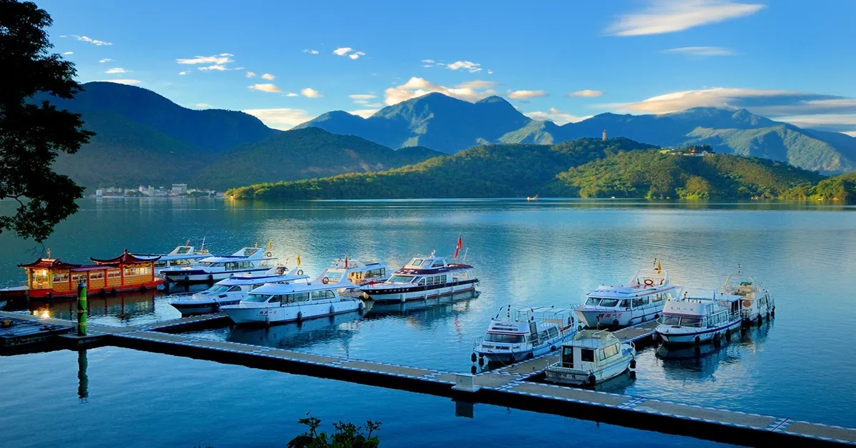 Taiwan Taipei Nantou Taichung Sun Moon Lake Sakura - ทัวร์ไต้หวัน ไทเป หนานโถว ไทจง ล่องเรือทะเลสาบสุริยันจันทราและชมซากุระที่วัดเจ้าแม่กวนอิมพันมือ
