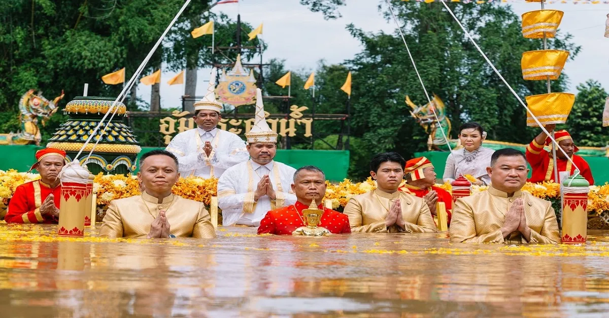  Phetchabun Um Phra Dam Nam Ceremony Arc Mountain Range - ทัวร์เพชรบูรณ์ ประเพณีอุ้มพระดำน้ำ ทิวเขาผาโค้ง ศรีเทพ 