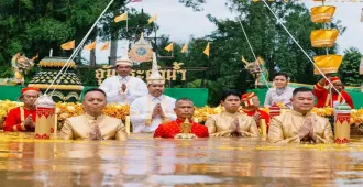  Phetchabun Um Phra Dam Nam Ceremony Arc Mountain Range - ทัวร์เพชรบูรณ์ ประเพณีอุ้มพระดำน้ำ ทิวเขาผาโค้ง ศรีเทพ 