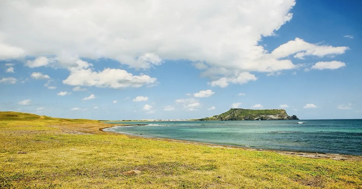 South Korea Jeju Gwangchigi Beach - ทัวร์เกาหลีใต้ เชจู เกาะเชจู ชมชายหาดโขดหินควังชีกี วิวทะลุภูเขาไฟ (บินตรง + อิสระ 2 วัน)