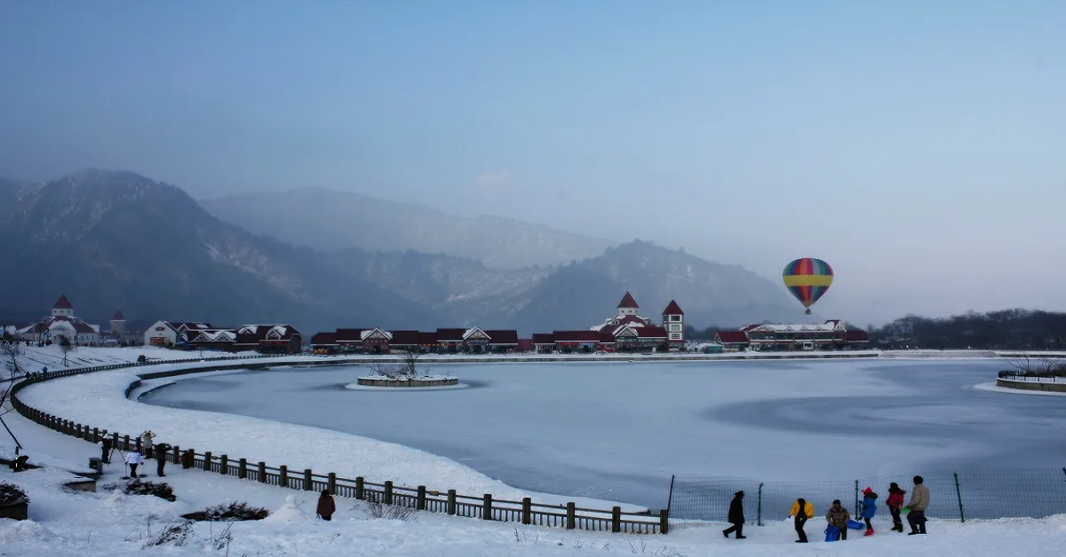 China Chengdu ski - ทัวร์จีน เฉิงตู ลานสกีซีหลิง ล่องเรือ นมัสการพระใหญ่เล่อซาน (ไม่ลงร้าน)