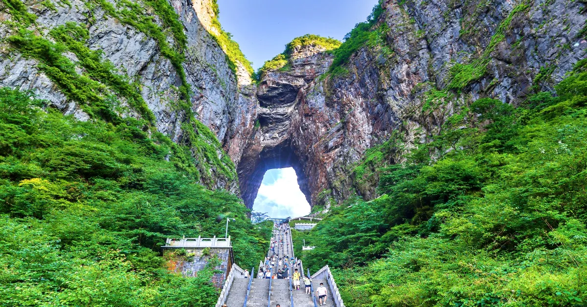 China Zhangjiajie Fenghuang Furong Zhen Tianmen Mountain - ทัวร์จีน ซุปตาร์ จางเจียเจี้ย เฟิ่งหวง ฝูหรงเจิ้น เฉือนใจ เสน่ห์มากไซร้ ไร้ปราณี เช็คอินประตูสวรรค์