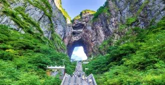 China Zhangjiajie Fenghuang Furong Zhen Tianmen Mountain - ทัวร์จีน ซุปตาร์ จางเจียเจี้ย เฟิ่งหวง ฝูหรงเจิ้น เฉือนใจ เสน่ห์มากไซร้ ไร้ปราณี เช็คอินประตูสวรรค์