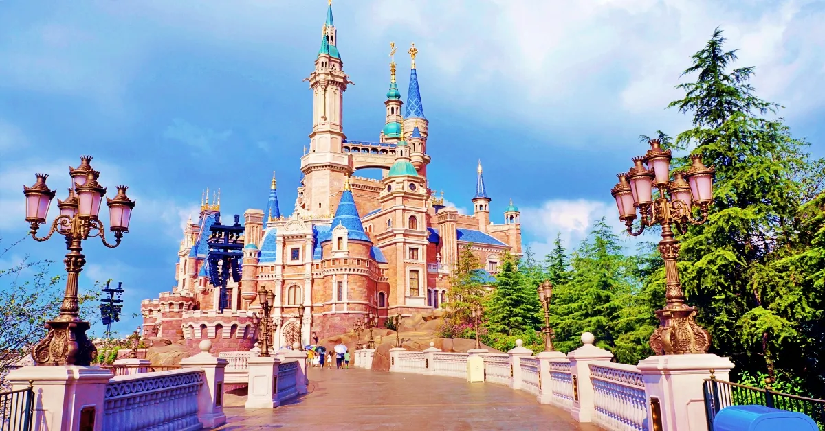 China Shanghai Zhujiajiao Ancient Town Disneyland - ทัวร์จีน เซี่ยงไฮ้ ล่องเรือชม เมืองโบราณจูเจียเจี่ยว สวนสนุกดิสนีย์แลนด์ (รวมบัตรเข้า)